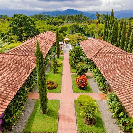 Hotel Campestre Solar De La Luna Albania  Exteriör bild