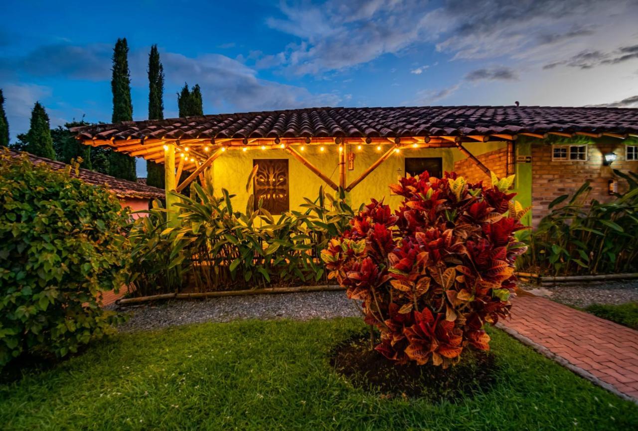Hotel Campestre Solar De La Luna Albania  Exteriör bild
