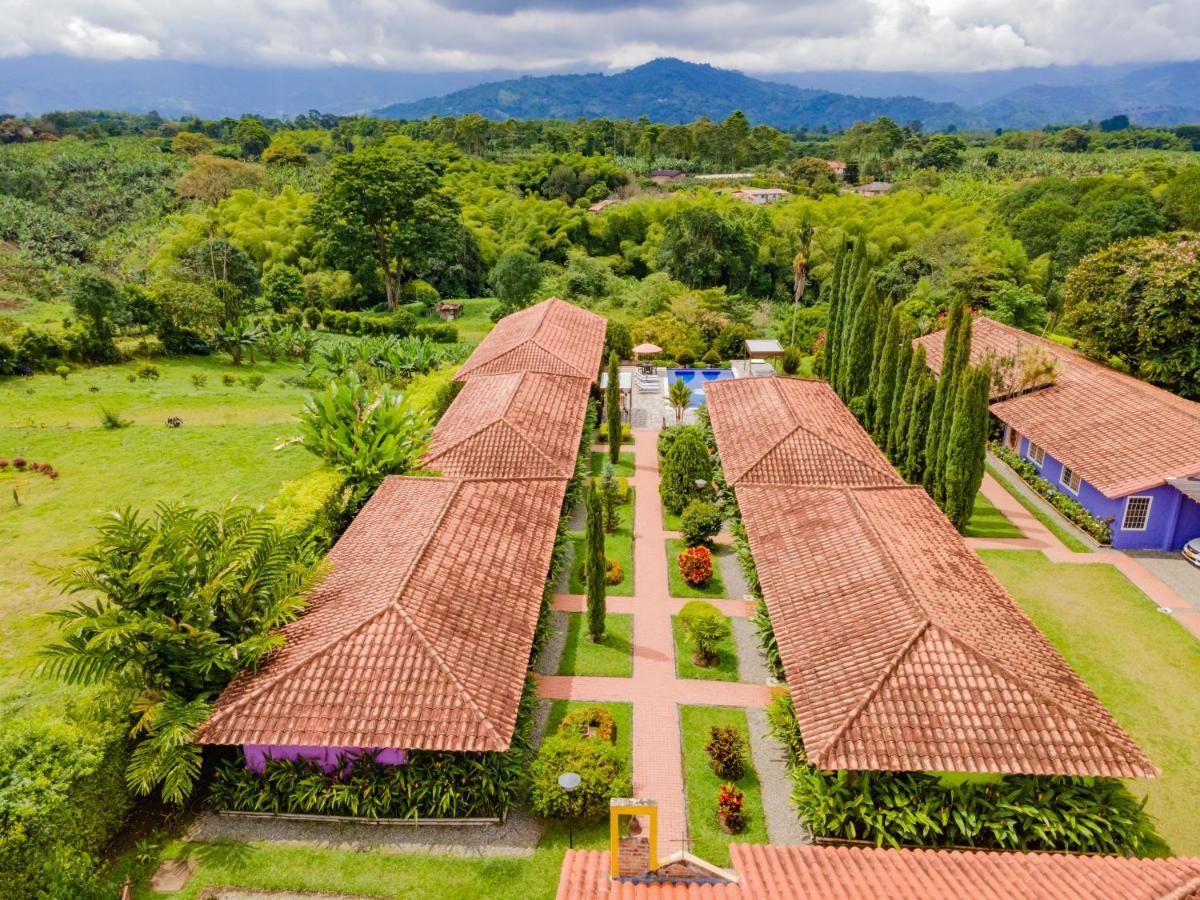 Hotel Campestre Solar De La Luna Albania  Exteriör bild