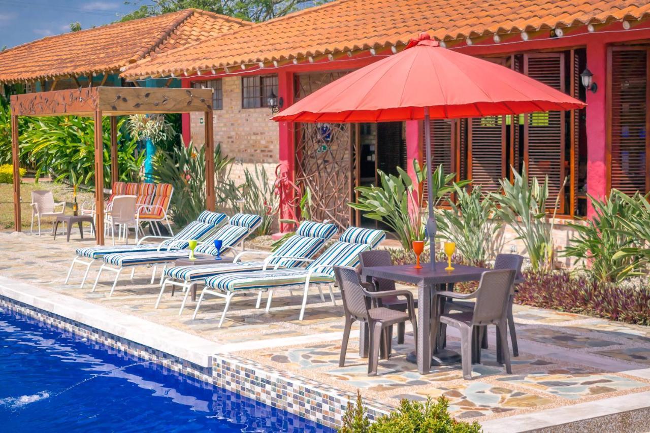 Hotel Campestre Solar De La Luna Albania  Exteriör bild