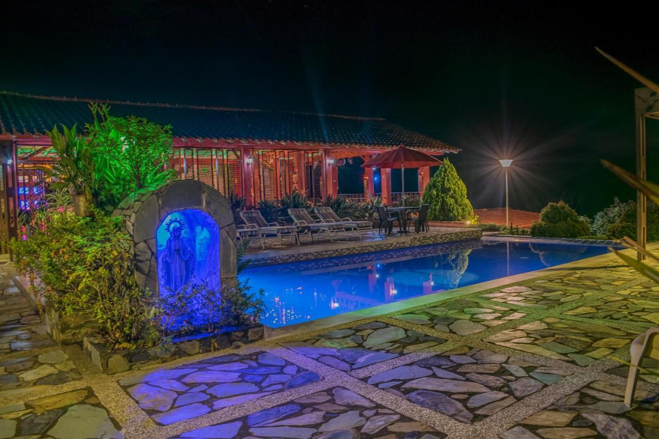 Hotel Campestre Solar De La Luna Albania  Exteriör bild