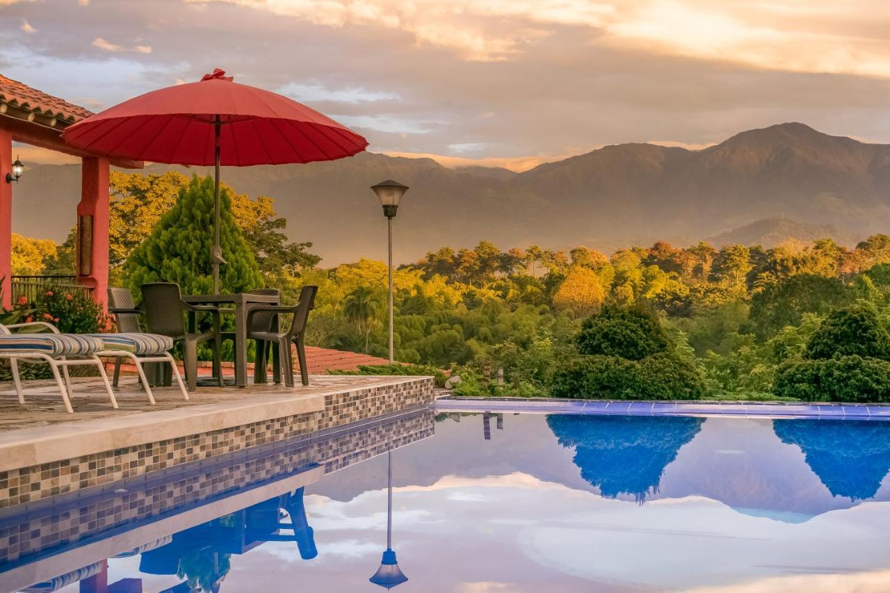 Hotel Campestre Solar De La Luna Albania  Exteriör bild